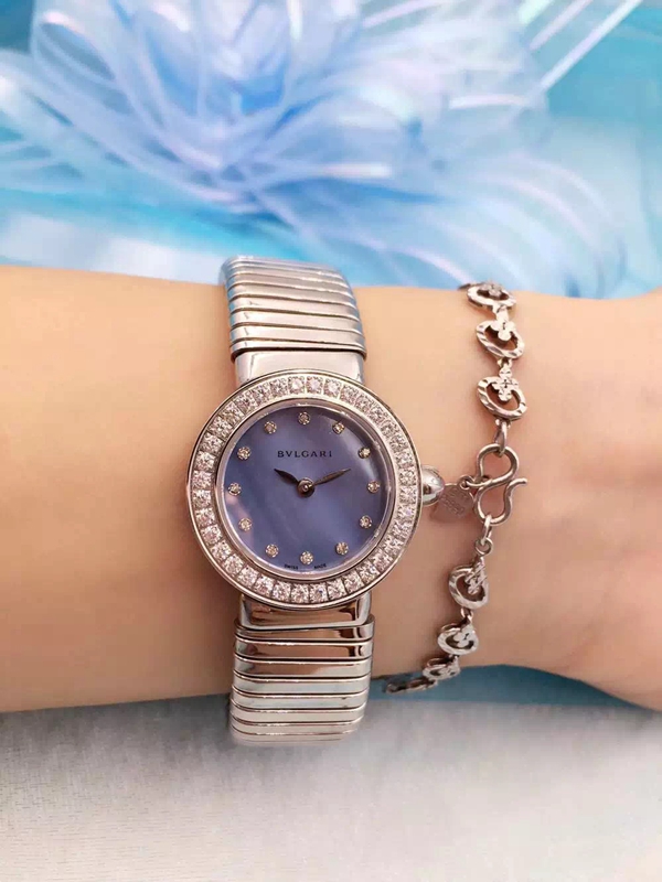 ブルガリ時計正面デザイン